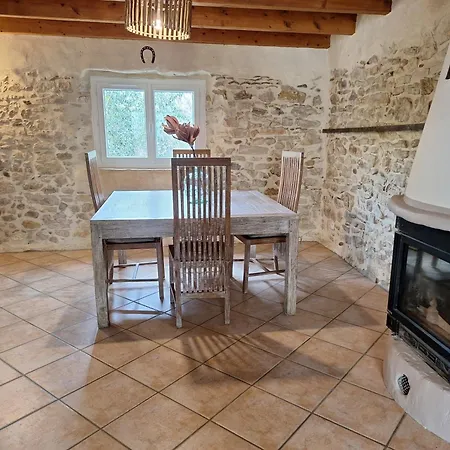 Διαμέρισμα Lizea *